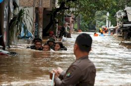 Korban Banjir Jakarta: 30 Meninggal, 62.453 Mengungsi