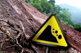 Jalan di Tana Toraja Putus Akibat Longsor