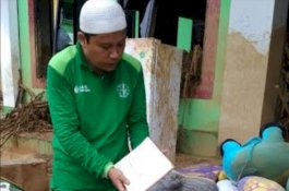 Subhanallah! Alquran Ini Masih Utuh, Bersih Tak Tersentuh Banjir