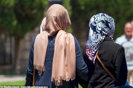 Whitehall: Populasi Kristen Terus Menurun, Muslim Inggris Lewati Angka 3 Juta