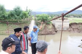 Bupati Barru Pastikan Pembangunan Jembatan di Padangloang Dilanjutkan