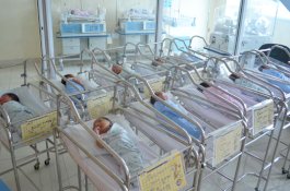 Hamil 28 Pekan, Perempuan 29 Tahun Ini Lahirkan Anak Kembar Empat yang Semuanya Laki-Laki