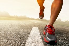 Pria Jogging Telanjang, Diamankan Polisi Setelah Terkapar di Tanah karena Kelelahan