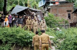 Wali Kota Parepare Bawa Bantuan untuk Korban Terjangan Angin Kencang