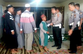 Kasat Lantas Polres Wajo Gelar Doa Bersama Anak Yatim dan Hafiz Quran