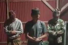 Heboh, 3 Pemuda Diduga dari Pangkep Salat Dengan Gerakan dan Bacaan Berbeda