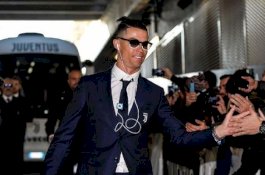 Penghasilan Miliaran Rupiah per Hari, Ronaldo Masih Pakai iPod Ratusan Ribu