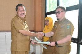 Sekkab Serahkan Dua SPPT Bupati Takalar