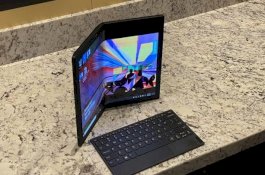 Lenovo Luncurkan Laptop Layar Lipat, Harganya Rp37 Jutaan