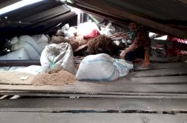 Diterjang Puting Beliung, Rumah Seorang Petani di Barru Rata Tanah