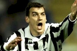 Eks Striker Juventus Ini Melompat Menghindari Tembakan Pria Misterius