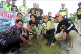 Peduli lingkungan, Sat Lantas Polres Wajo Lakukan Penanaman Pohon