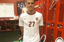 Mayat Pemain Bola Ditemukan Sedang Dimangsa oleh 3 Ikan Hiu