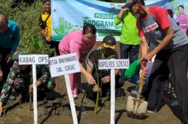 Dukung Program Kapolri, Polres Sinjai Tanam Pohon Bakau