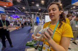 Teknologi Cabul Ini Buat Penggunanya Orgasme, Bisa Dikontrol Jarak Jauh