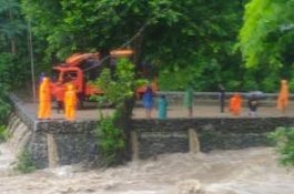 Banjir Barru: 10 Warga Terisolasi, 3 Balita