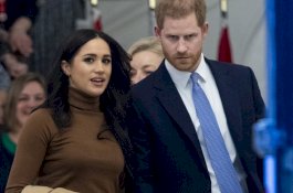 Ratu Inggris Restui Pangeran Harry Keluar dari Kerajaan