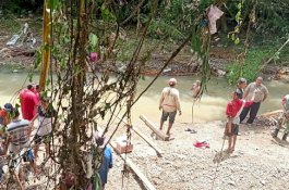 Perempuan 80 Tahun Sidrap Diduga Hanyut, Sarung dan Jilbab Ditemukan di Tepi Sungai