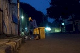 Jatuh dari Jendela Lantai Tiga, Model Rusia Ditemukan Mengerang Tanpa Busana