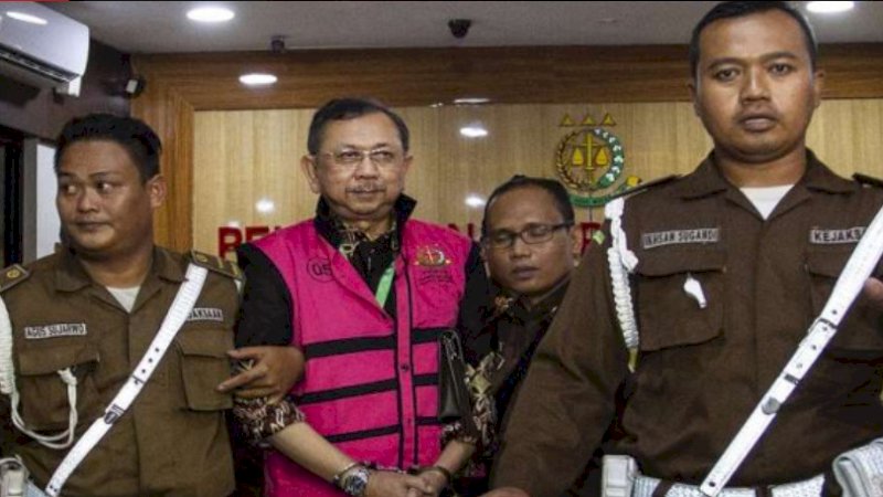 Mantan Direktur Utama PT Asuransi Jiwasraya Hendrisman Rahim jadi tersangka
Foto : ANTARA FOTO/Dhemas Reviyanto