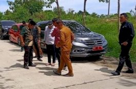 Rabat Beton Rp21 Miliar Jadi Sorotan Warga, Komisi III DPRD Wajo Turun Meninjau