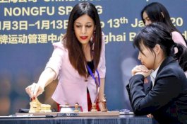 Wasit Catur Ini Takut Pulang ke Iran Karena Foto Tanpa Jilbabnya Beredar