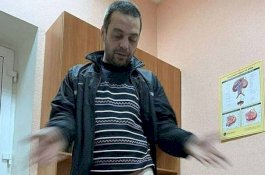 Curiga Suami Selingkuh, Istri Cekik Penisnya Dengan Cincin Logam Saat Tidur