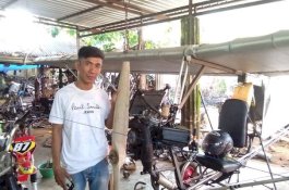 Dipertemukan Surya Paloh, Montir Perakit Pesawat di Pinrang Juga Dapat Penghargaan NasDem