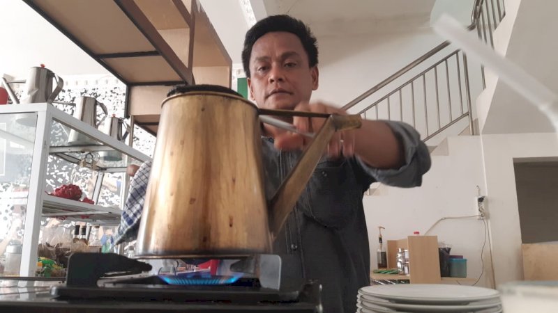Sajian Kopi Teko Hadir di Kawasan Grand Mall Batangase