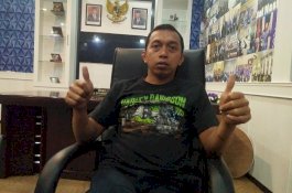 Sekretaris NasDem Sulsel Pamer Kaus Pemberian Thita Syahrul