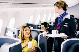 Penumpang Buka Celana lalu Tabrak Pramugari, Pesawat Terpaksa Mendarat Darurat