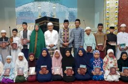 Bupati Wajo Launching Gerakan Masjid Cantik dan Serahkan Bantuan Alquran