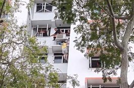 Aksi Menegangkan Penyelamatan Wanita yang Nyaris Terjatuh dari Gedung Lantai 14