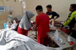 Bertabrakan Ambulans Tengah Malam, ABG Pengendara Motor di Wajo Patah Paha
