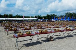 Gubernur Kalsel Traktir Warga Makan Durian 10 Truk, Pria Ini Pasrah Tak Kebagian