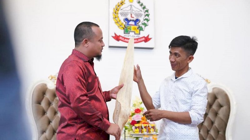 Haerul (kanan) bersama Wagub Sulsel, Andi Sudirman Sulaiman.