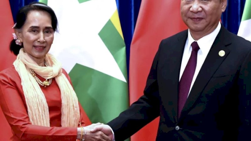 Presiden China, Xi Jinping (kanan)