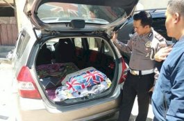 Satpam Mal Lihat Mobil Bergoyang, Pas Dicek, Eh Ada Orang Lagi Berbuat Asusila