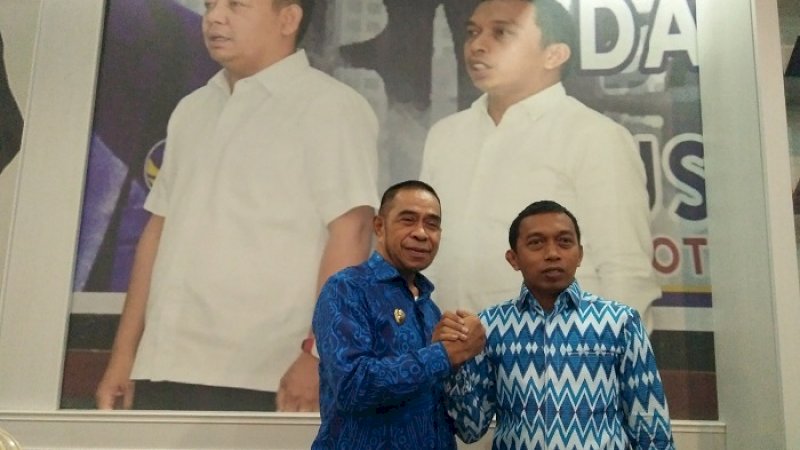Wakil Bupati Selayar, Zainuddin (kiri) bersama Sekretaris DPW Partai NasDem Sulsel, Syaharuddin Alrif.