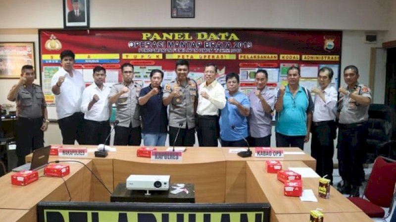 Polres Pelabuhan Makassar mengumpulkan pengurus vihara dan klenteng, Senin  (20/1/2020).