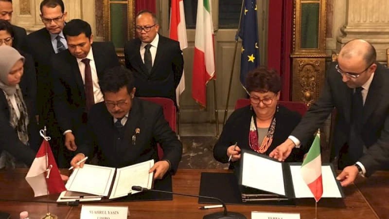 Menteri Pertanian Syahrul Yasin Limpo dan Menteri Pertanian, Pangan, dan Kehutanan Italia, Teresa Bellanova meneken MoU di Roma, Senin (20/1/2020).
