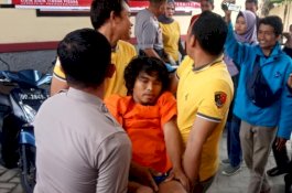 Kakinya Ditembak, Tiga Polisi Gendong Begal yang Rampas Emas Rp10 Juta