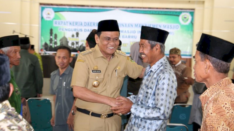 Pemkab Barru Berangkatkan 120 Imam Masjid ke Tanah Suci