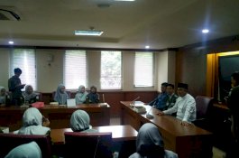 Tamsil Linrung Fasilitasi Mahasiswa Belajar di Senayan