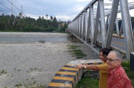 Komitmen Perangi Sampah Plastik, Professor Asal Kanada Puji Bupati Indah