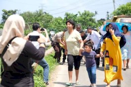 Simulasi Penyelamatan: Sungai Jeneberang Status Waspada, Warga Berlarian