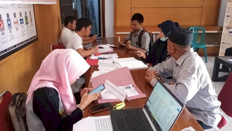Suasana pendaftaran calon anggota PPK di Gowa.