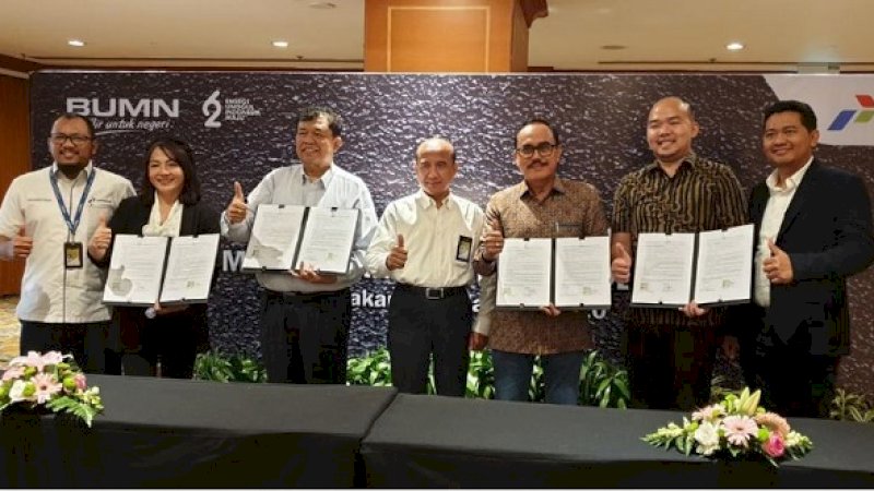 Kalla Aspal kembali menggelar penandatanganan perjanjian keagenan aspal curah dengan Pertamina periode 2020-2025. Berlangsung di Banda Room Lobby Level Hotel Borobudur Jakarta, Senin (20/1/2020) lalu.