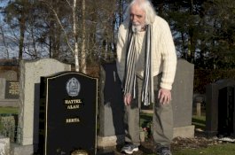 Pria ini Terkejut Saat Menemukan Makamnya Sendiri, Salahkan Mantan Istrinya