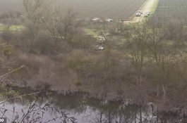 Terbangkan Mobil Seberangi Sungai saat Dikejar Polisi, Begitu Mendarat Sopirnya Tewas